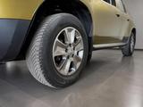 Dacia Duster 4x4 /Multileder/BT/Touch/Navi\ - Dacia Duster: Leder