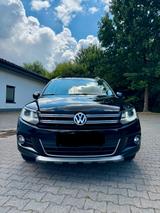 Volkswagen WV Tiguan,170ps,AHK,LED,Panorama,top Zustand - Volkswagen Tiguan mit Diesel-Antrieb: 170 Ps