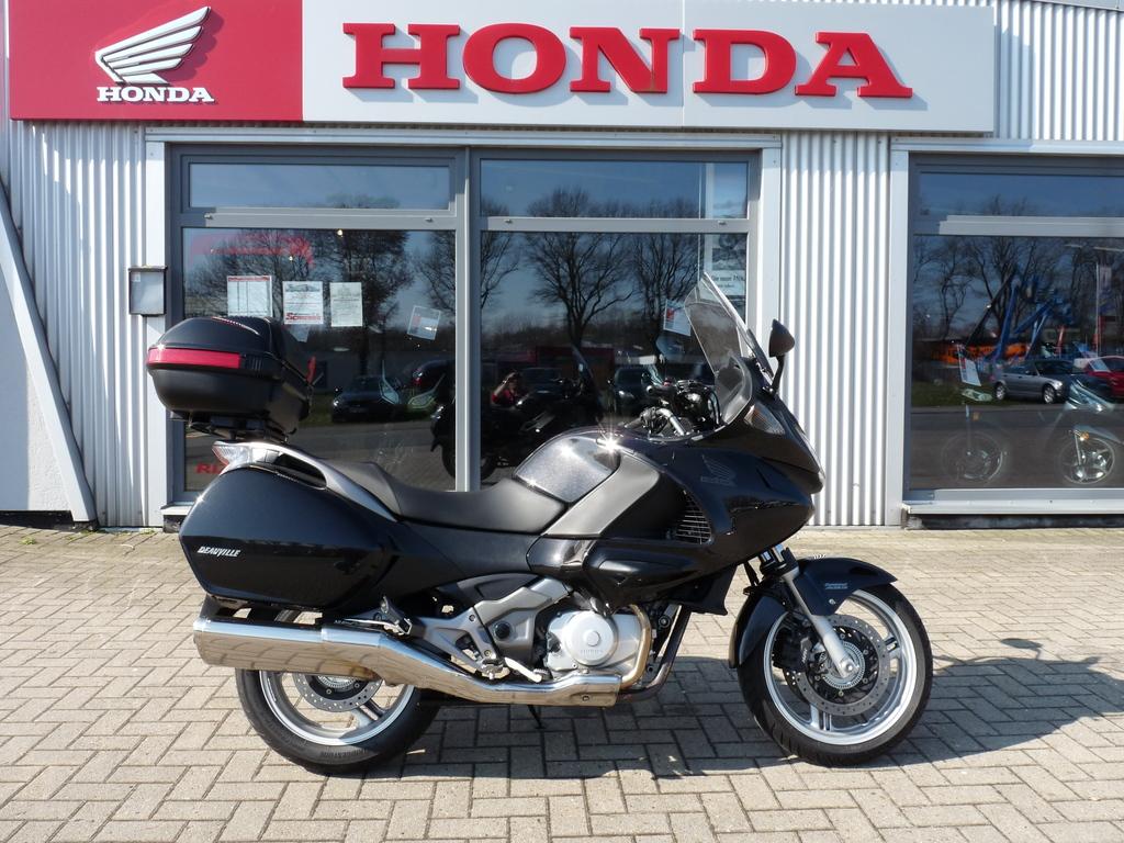 Honda NT700V ABS Einzigartig guter Zustand