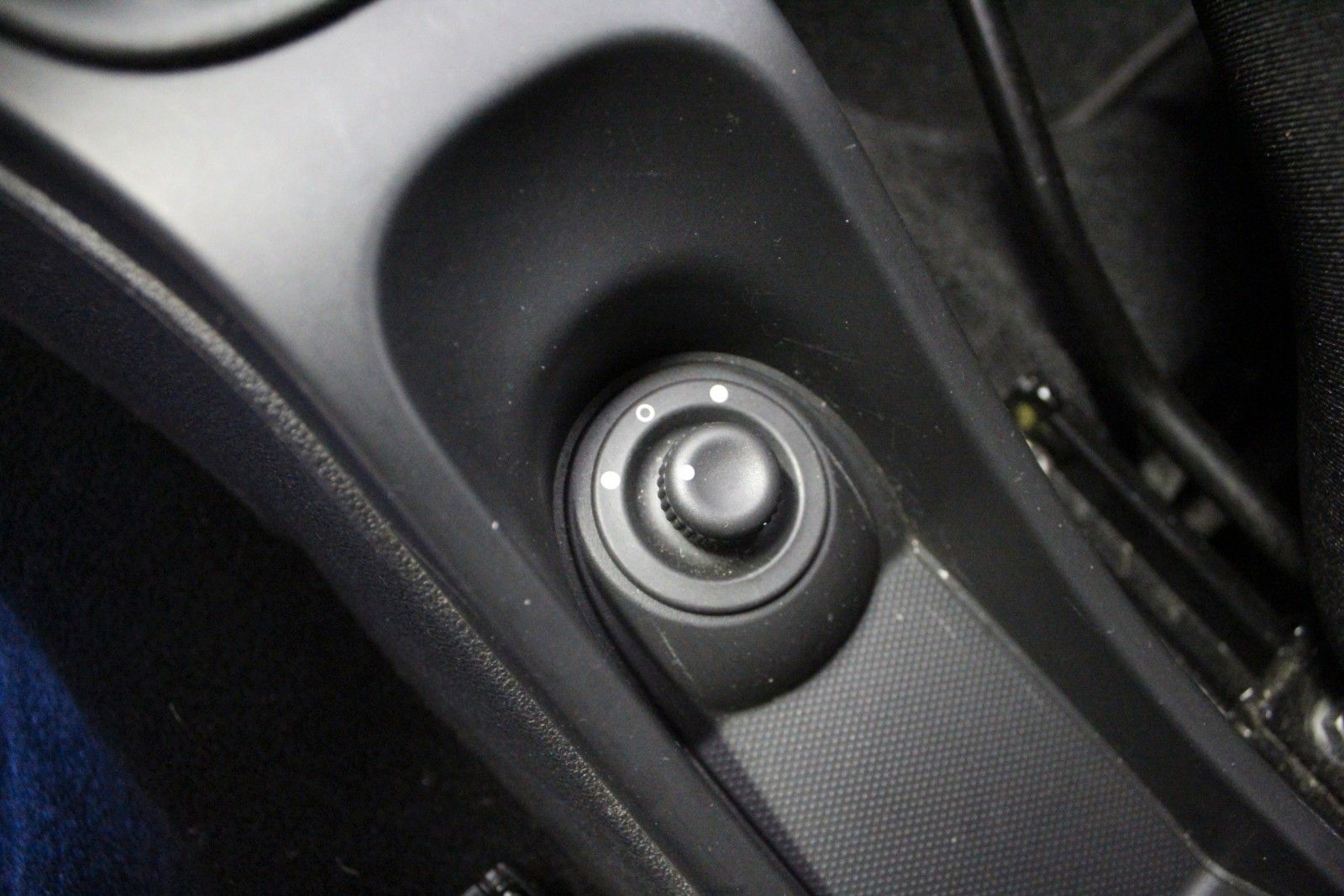 Fahrzeugabbildung Dacia Duster   SCE 115  Laureate   AHK *Navigation*