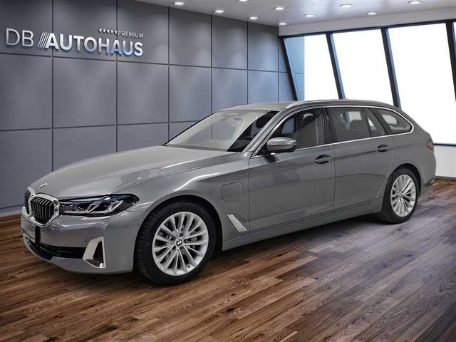 BMW 530e xDrive Touring Luxury Line Sport-Steptronic