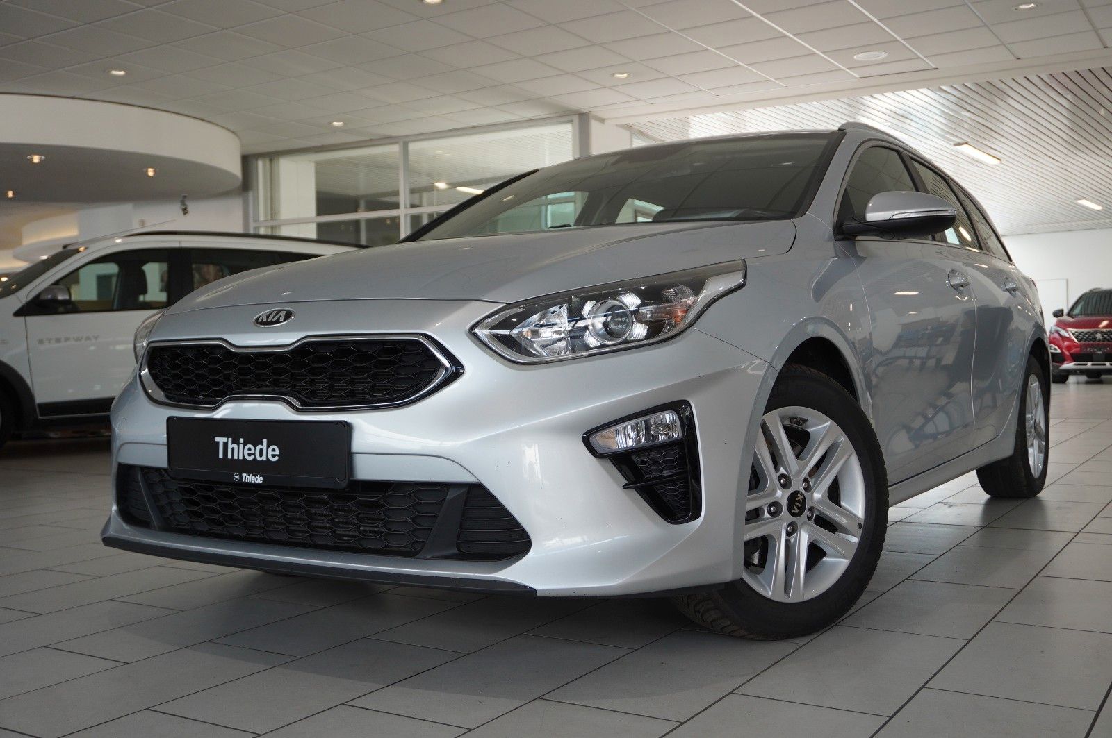 Fahrzeugabbildung Kia cee'd SW 1.6 CRDI 7-DCT DYNAMIC NAVI/LED/KAMERA