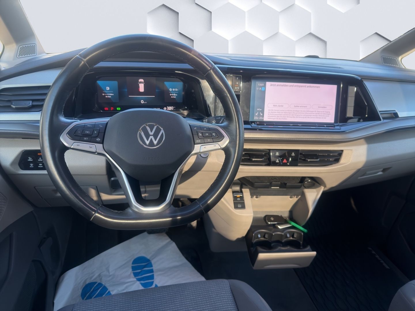 T7 Multivan Basis 2.0 TDI 110kW MatrixLED PanoDa