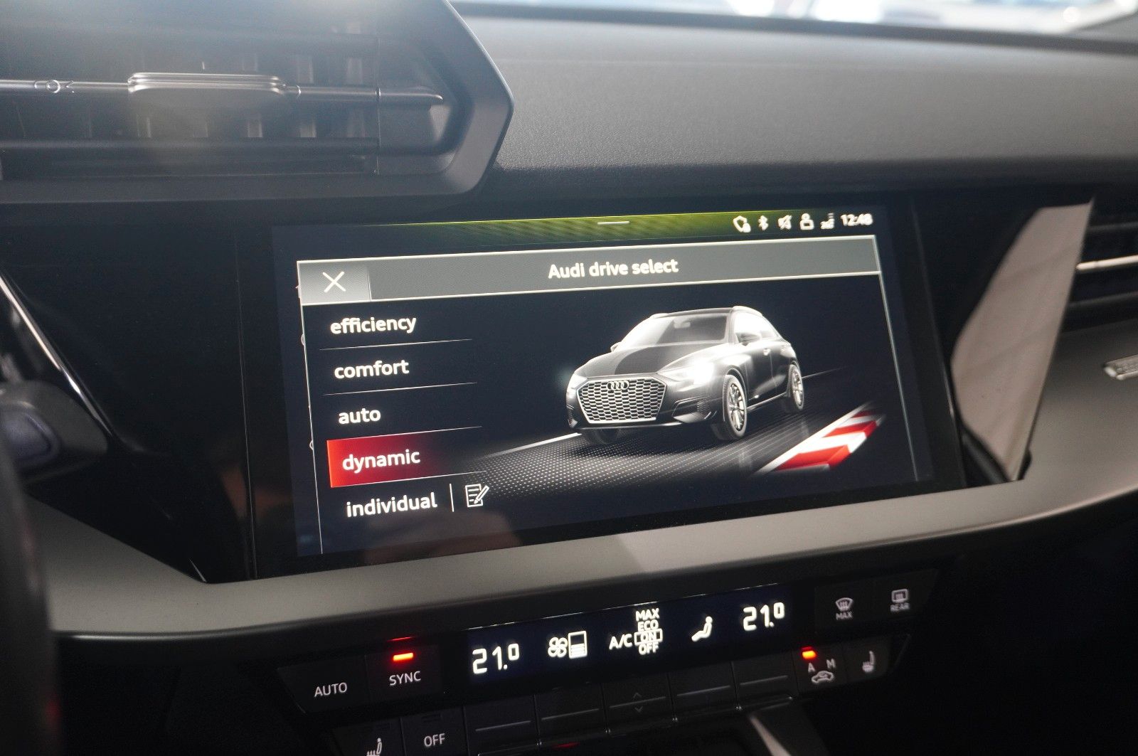 Fahrzeugabbildung Audi A3 Sportback 35 TFSI ADVANCED NAVI/SH/KAMERA/AHK