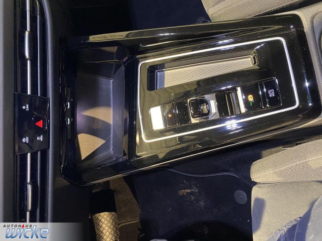 Golf VIII 1.5 TSI DSG Style NAVI KLIMA PDC LED