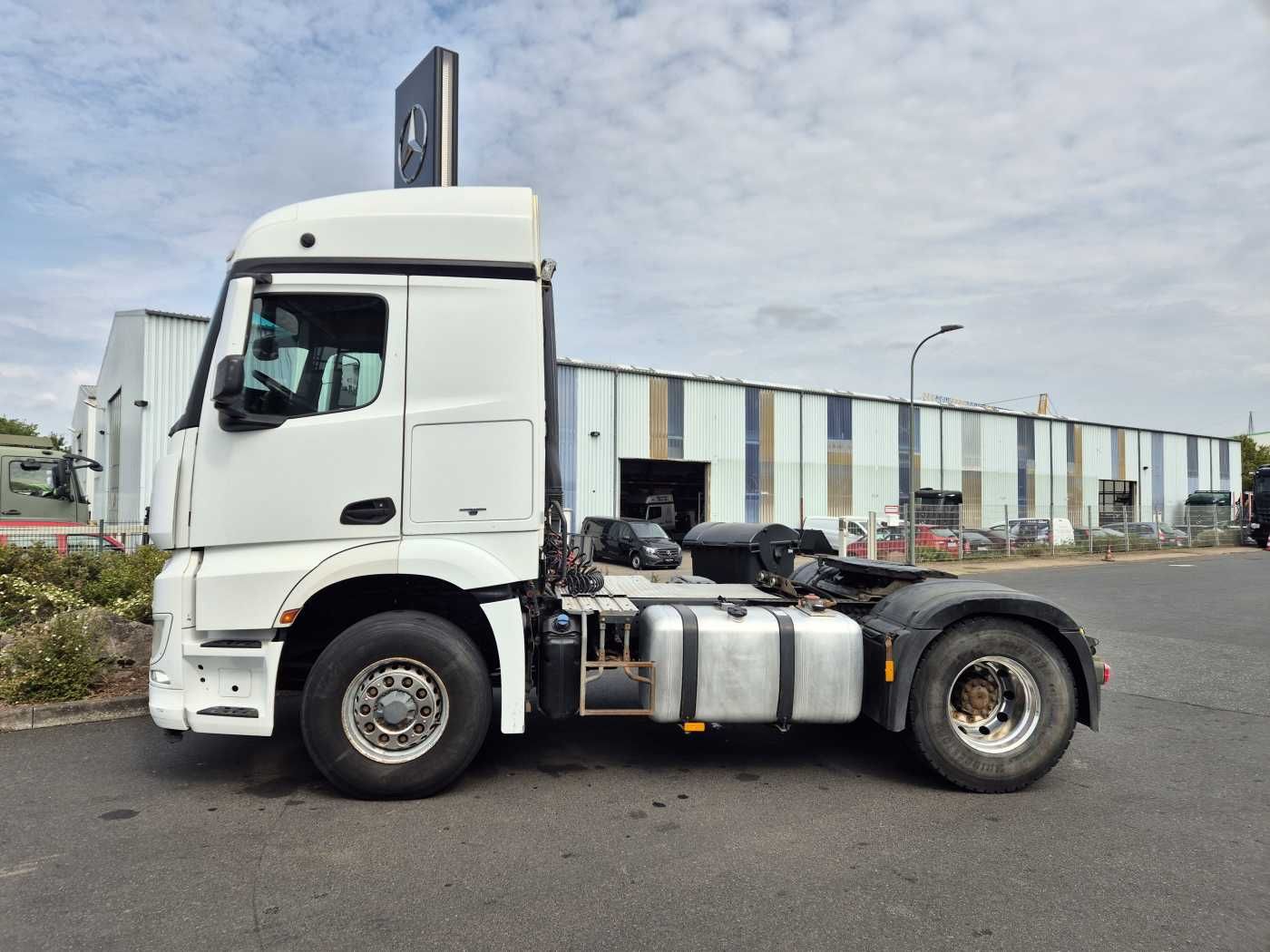 Fahrzeugabbildung Mercedes-Benz Arocs 1845 LS 4x4 HAD Retarder Hydraulik Navi