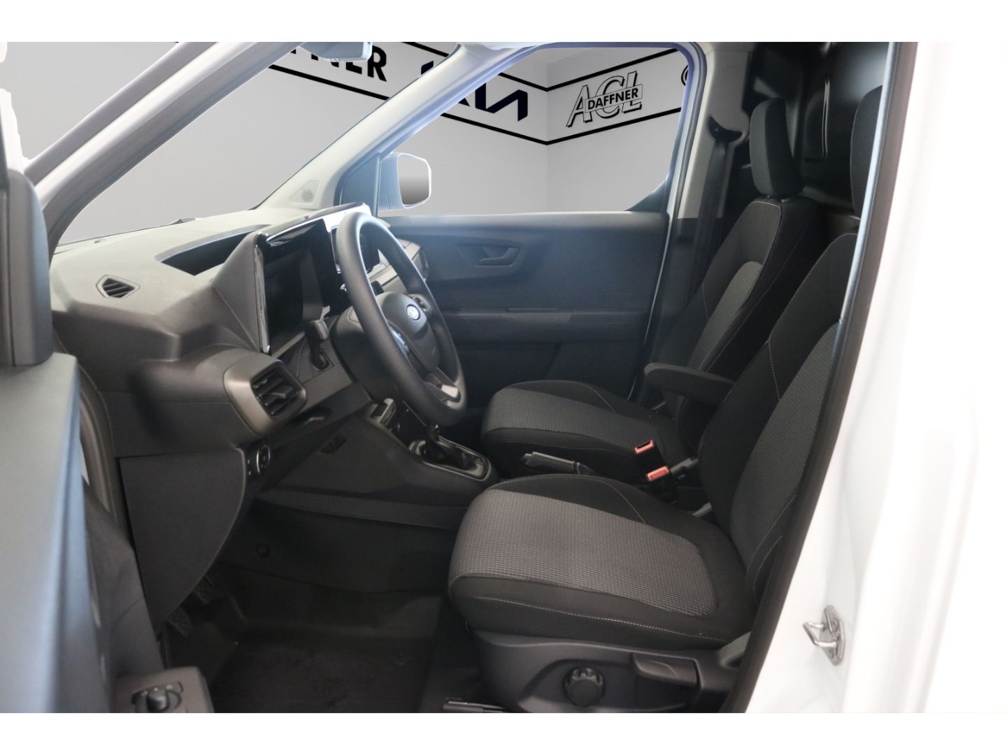 Fahrzeugabbildung Ford Transit Courier Trend 1.0 EcoBoost DAB