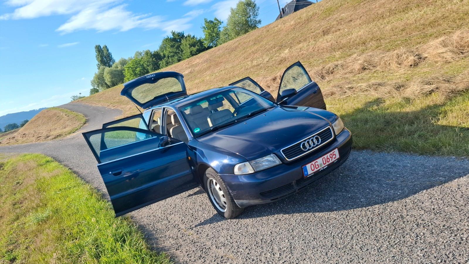 Audi A4 Kombi V6 Automatic,Vollausstattung! Oldi !!!!