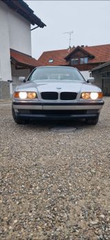 BMW 735i A - - BMW 735 aus 2000
