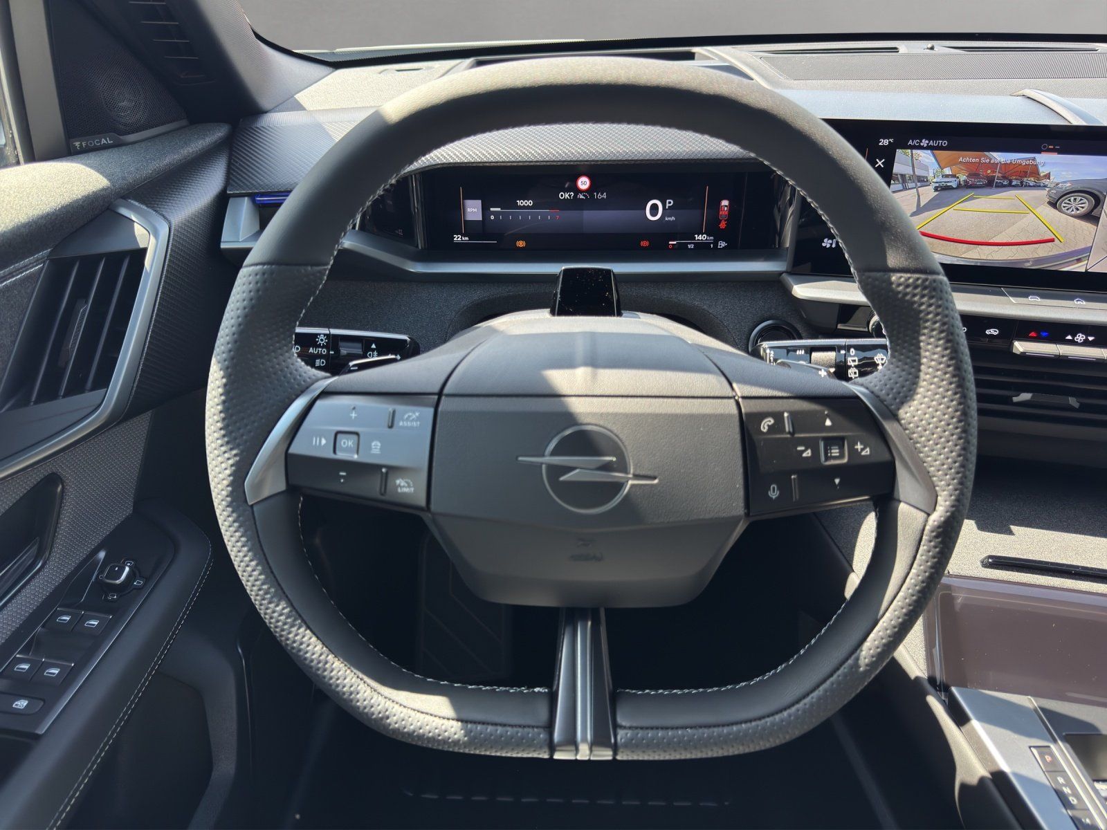Fahrzeugabbildung Opel Grandland 1.2 Mild-Hybrid Ultimate/PANO/KAMERA/