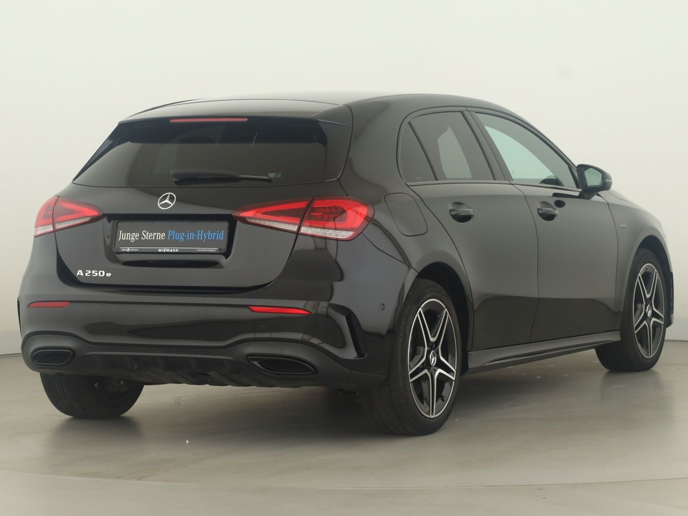 Mercedes-Benz A 250 e AMG Multibeam Night Burmester Distronic foto 2
