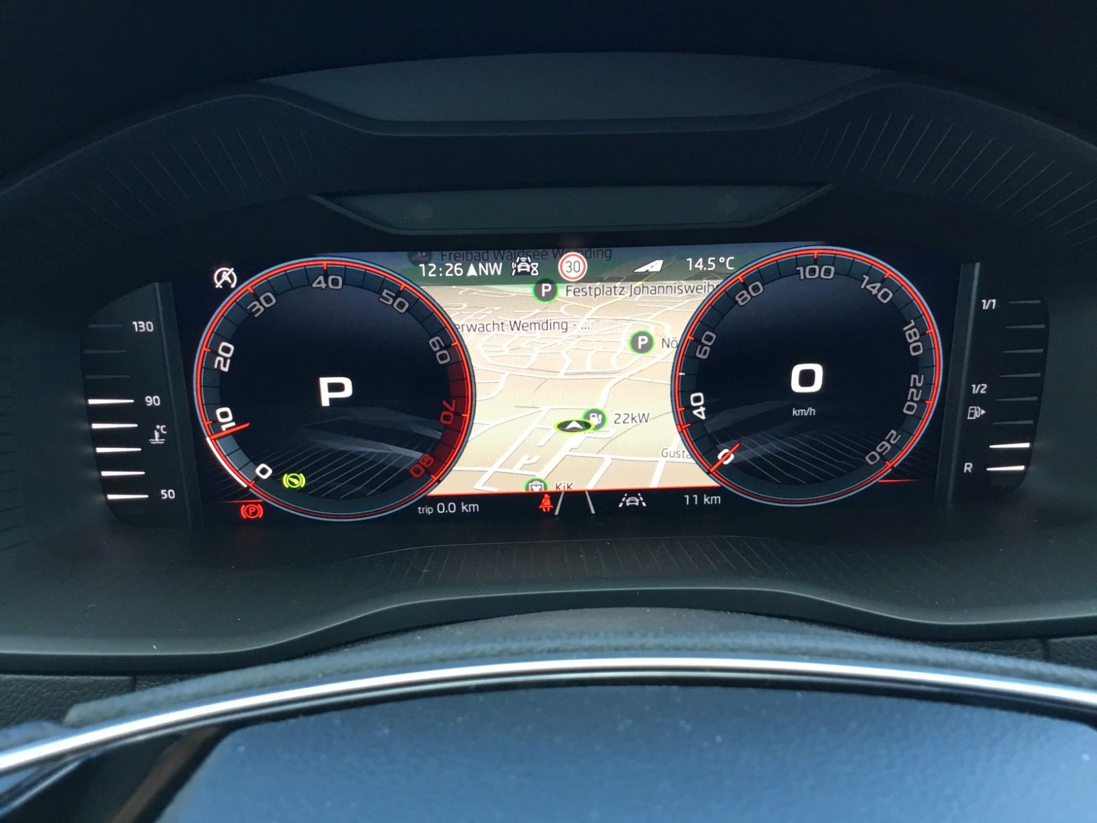 Fahrzeugabbildung SKODA Karoq 2.0l TSI DSG 4x4 Sportline+AHK+Matrix+Pano