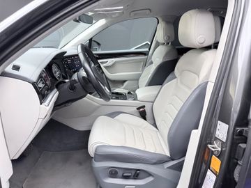 Volkswagen Touareg - 9