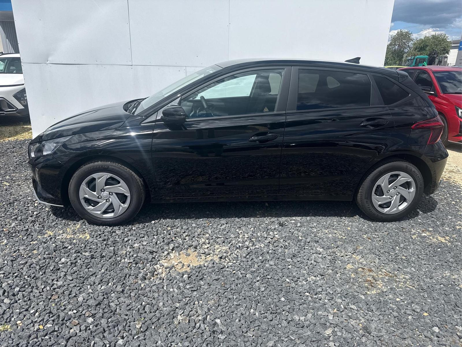 Hyundai i20 COMFORT KLIMAAUTOAMTIK SHZ NAVI RFK PDC 1...