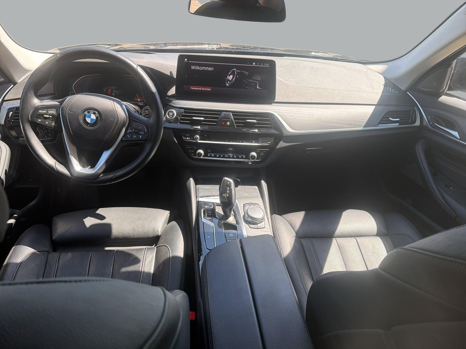 BMW 530d xDrive A Laser HEAD-UP SITZBELÜFT RFK HIFI