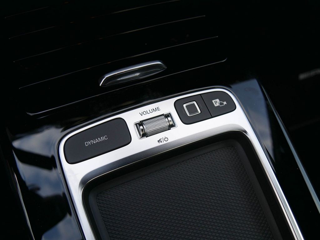 Mercedes-Benz A 200 Kompaktlimousine Special|AMG|PANO|DISTRO