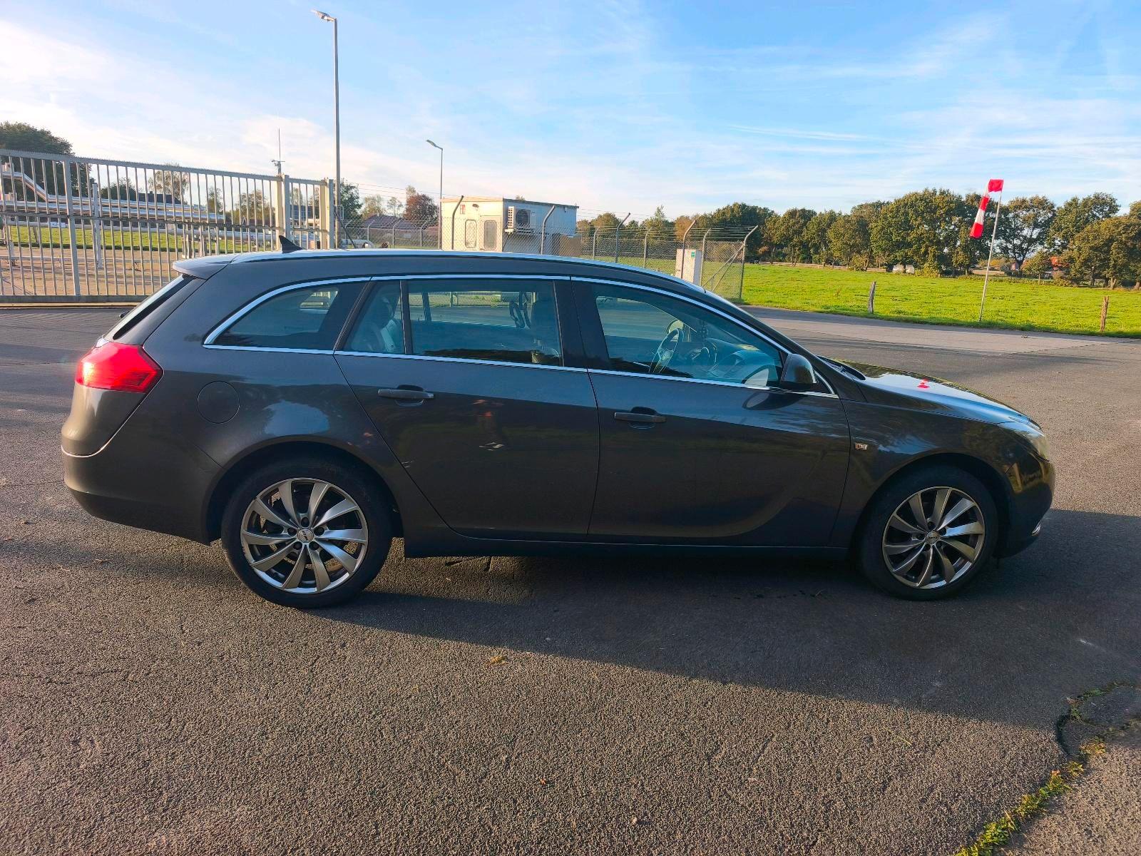 Opel Insignia 2009 — engine 131 HP (96kW)
