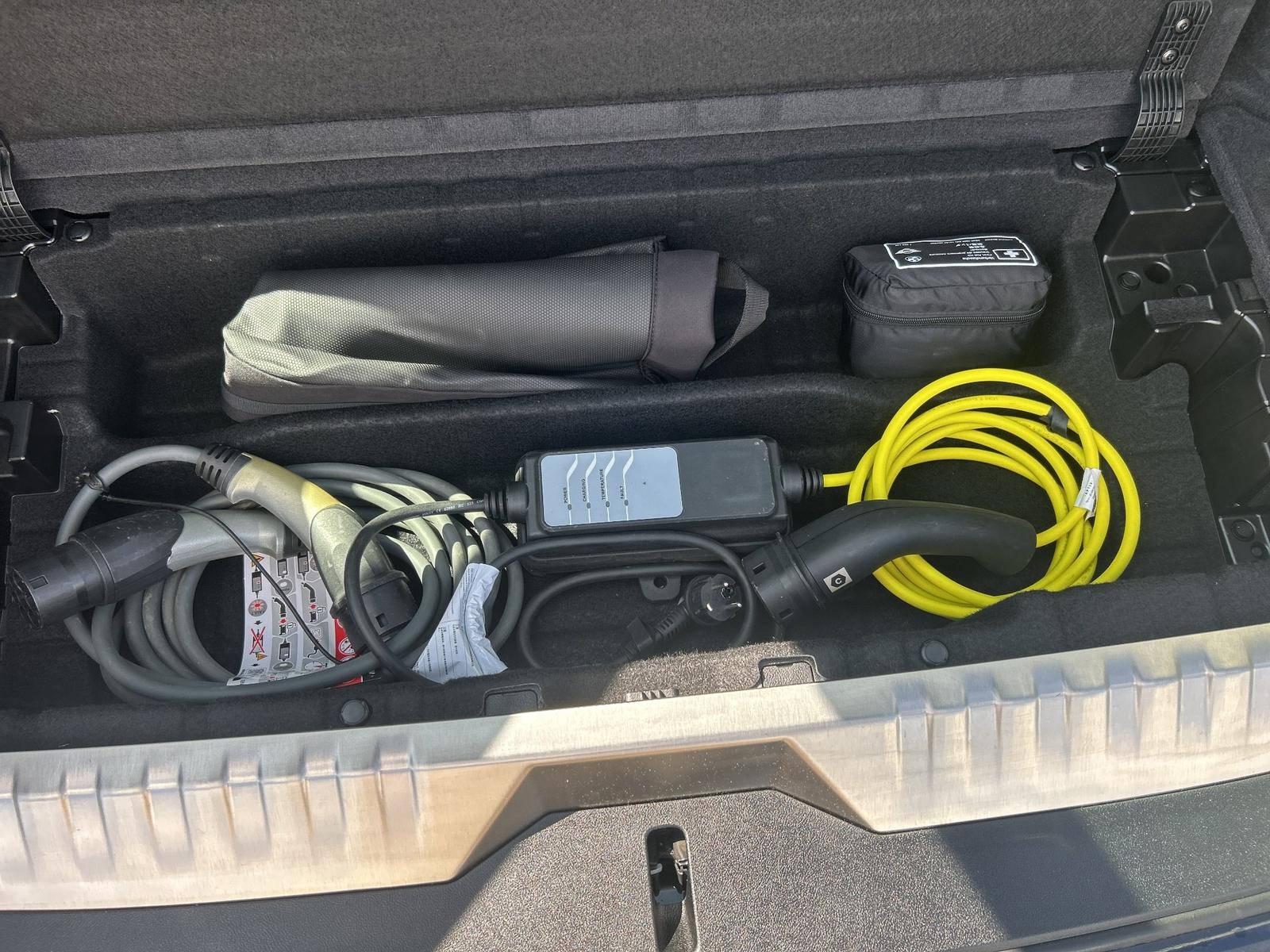 BMW 530e Tour LASER PANO Head-Up Komfortsitz Laserli