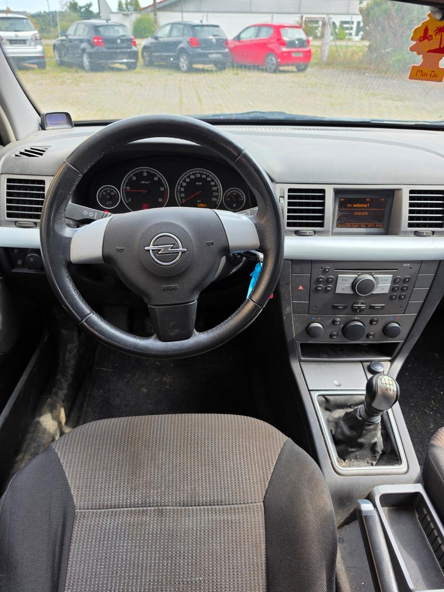 Opel Vectra 2005 — photo 5