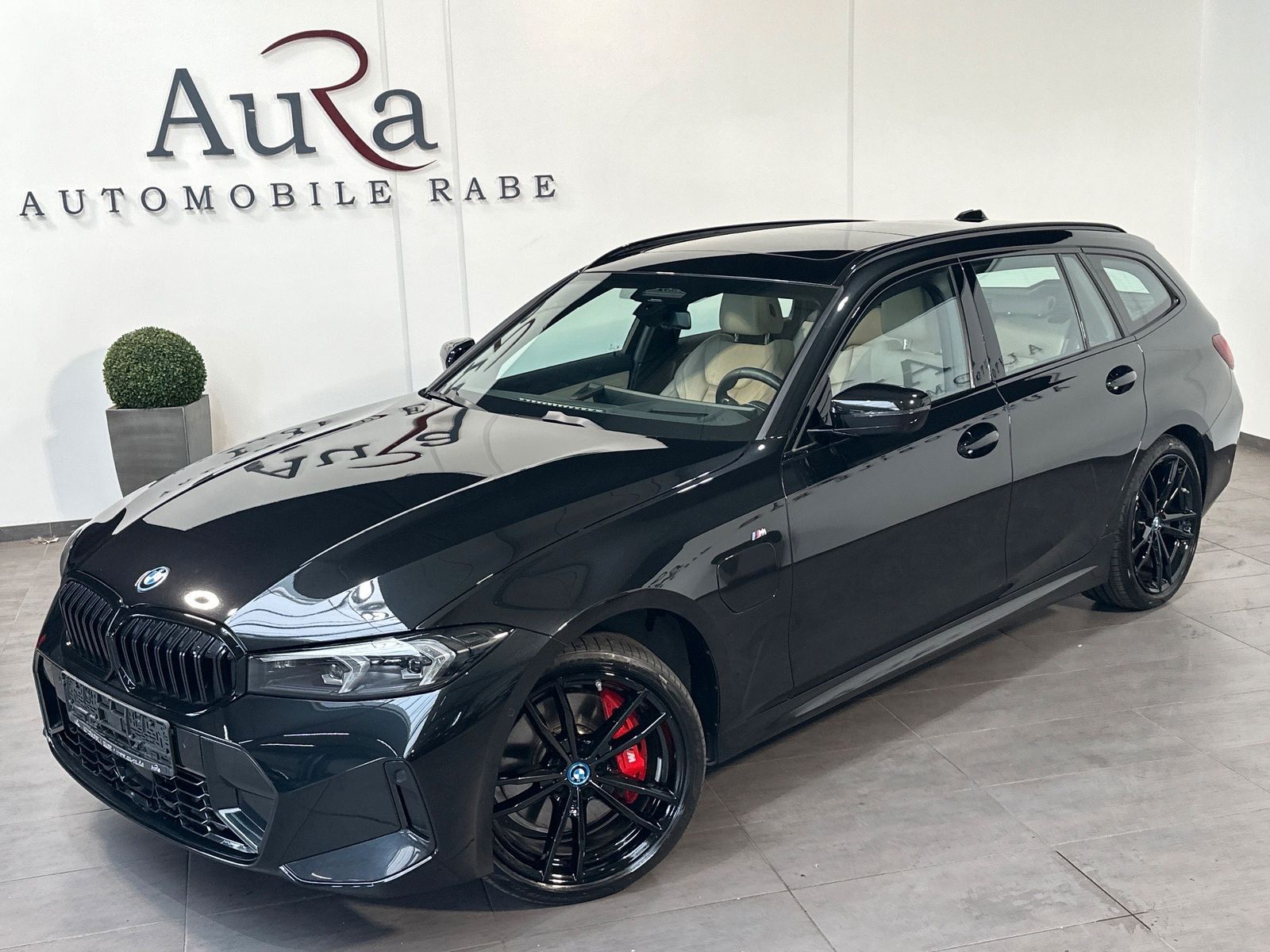 BMW 330 e Touring xDrive M-Sport NAV+LED+PANO+19ZOLL imagem 2