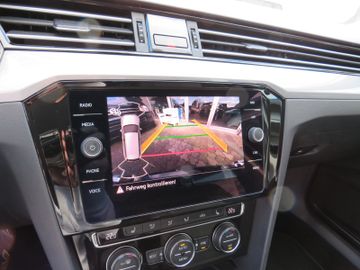 Fahrzeugabbildung Volkswagen Passat Variant Business DSG NAVI ACC LED MASSAGE