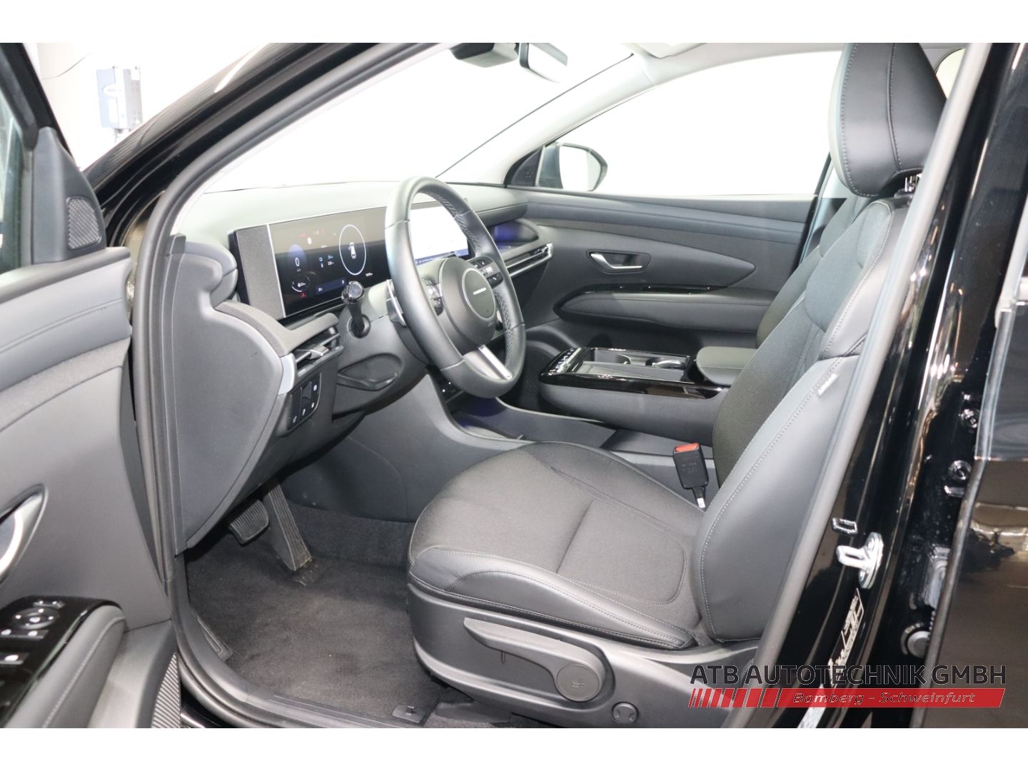 Fahrzeugabbildung Hyundai Tucson Trend 1.6 T-GDI PHEV 99,3% SOH 6-AT 4WD N