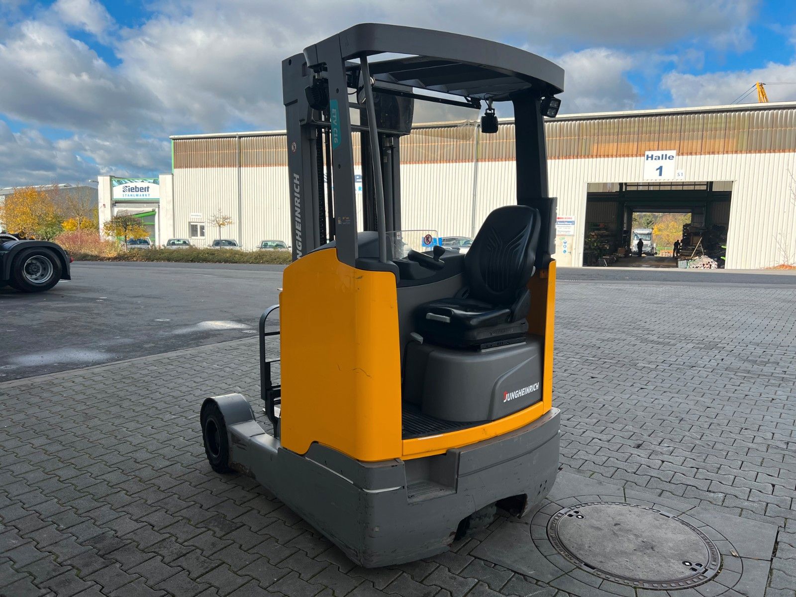 Fahrzeugabbildung Jungheinrich ETV C16 / Triplex 5.72m / SS / nur 3.228h / 2016