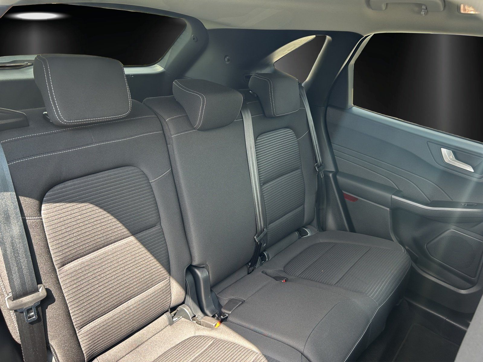 Fahrzeugabbildung Ford Kuga Titanium FHEV GJR Winter Pa NAVI PDC Kamera