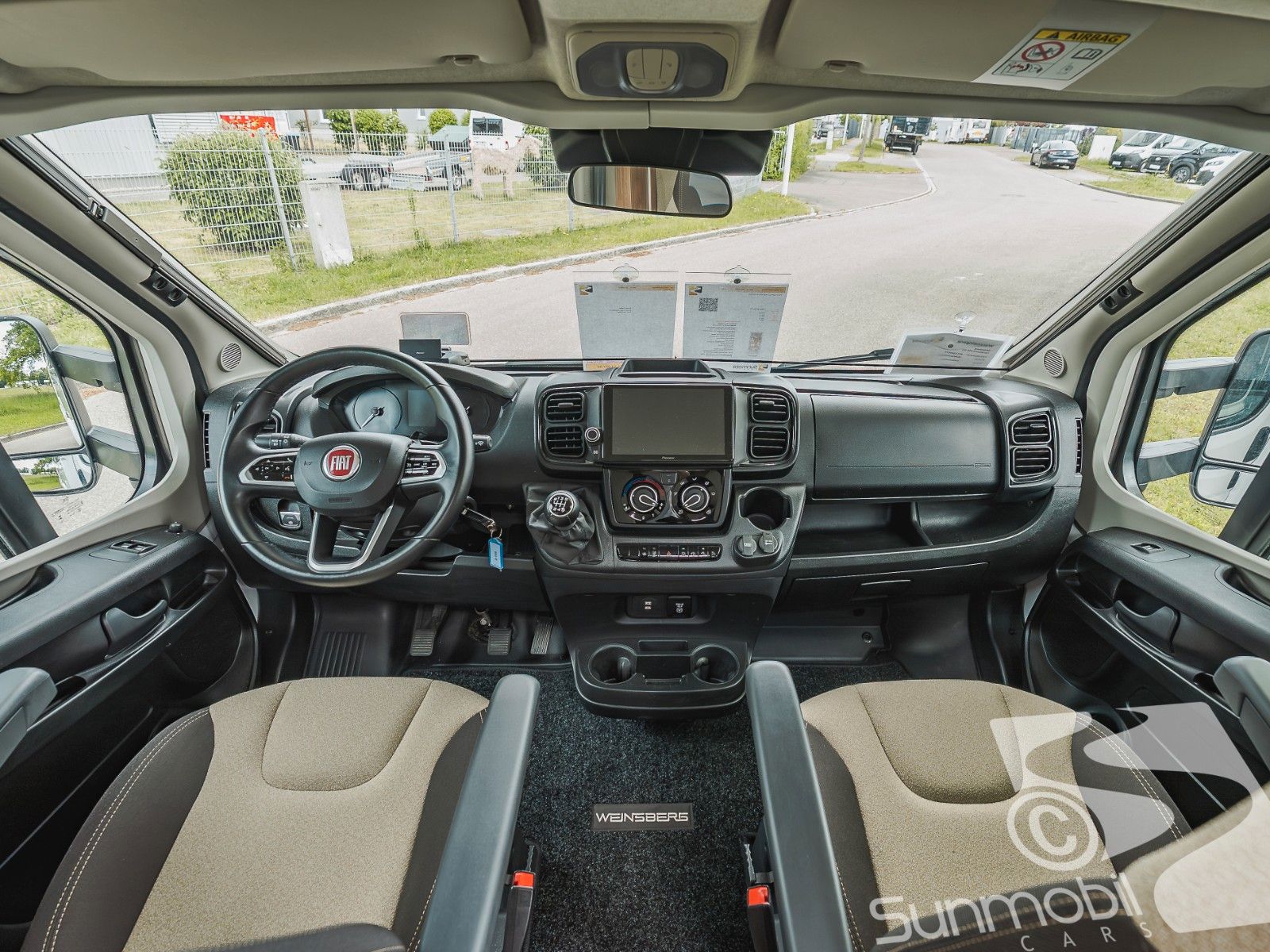 Fahrzeugabbildung Weinsberg CaraHome 650 DG Navi RFK Markise