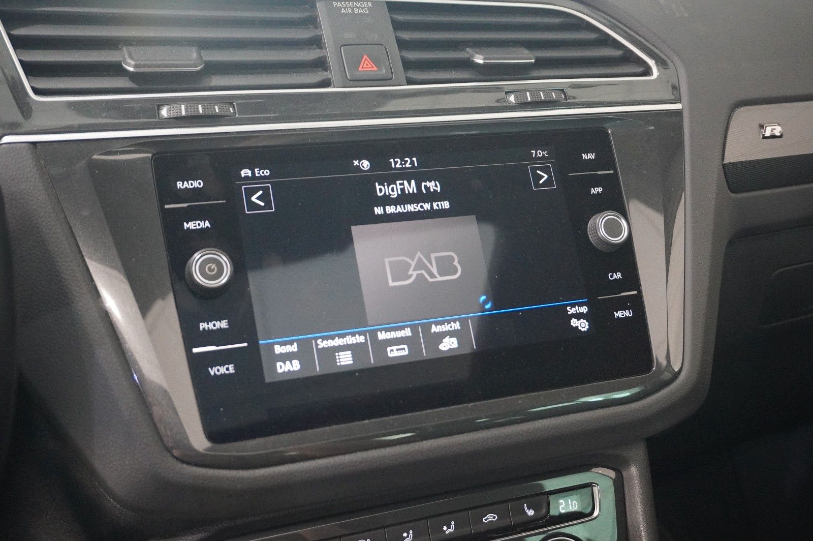 Fahrzeugabbildung Volkswagen Tiguan 2.0 TSI 4MOTION R-LINE NAVI/KAMERA/SH/AHK
