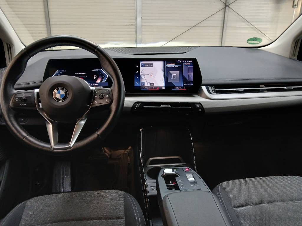 Fahrzeugabbildung BMW 218 Active Tourer ACC LED BSW Keyless