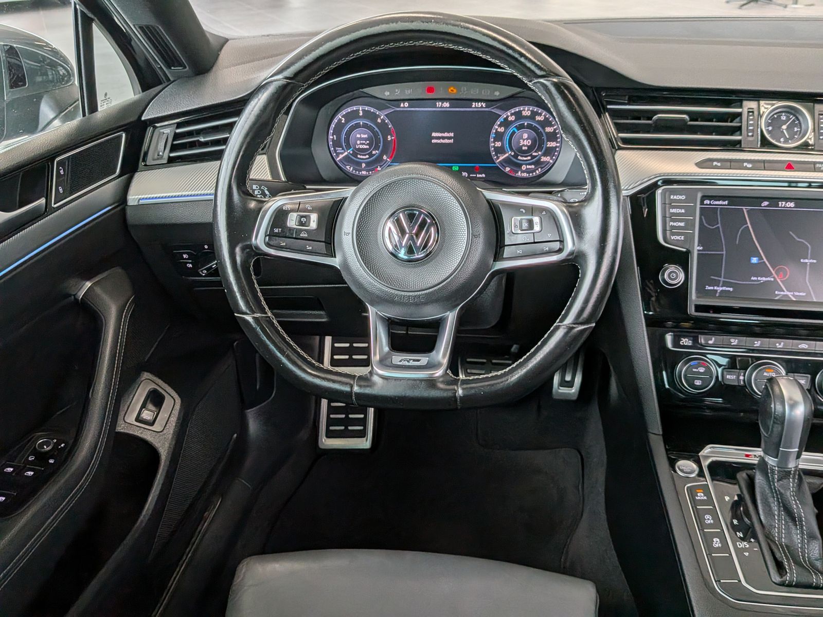Fahrzeugabbildung Volkswagen Passat 2.0 TDI Lim. High/R-Line 4Motion ACC Pano