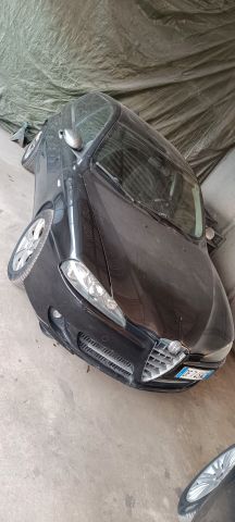 Alfa Romeo 147 1.9 JTD (120) 5 porte Black Line