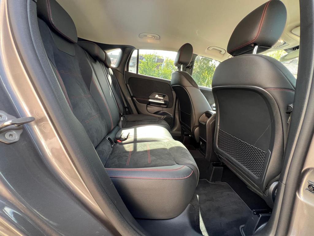 Mercedes-Benz GLA 180