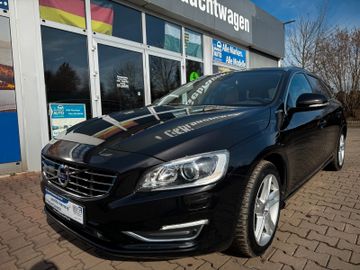 Fotografie Volvo V60 Kombi Summum AWD