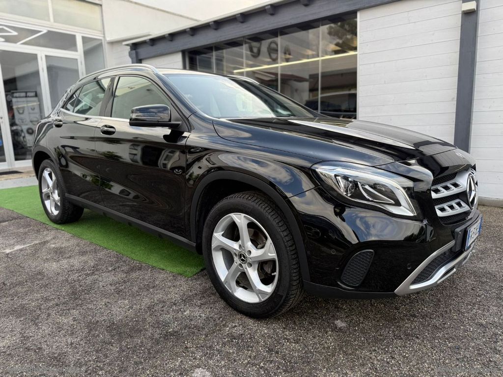 Image of Mercedes-Benz GLA 200