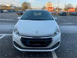 Peugeot 208 Active PureTech 82 5t - weiße Peugeot 208