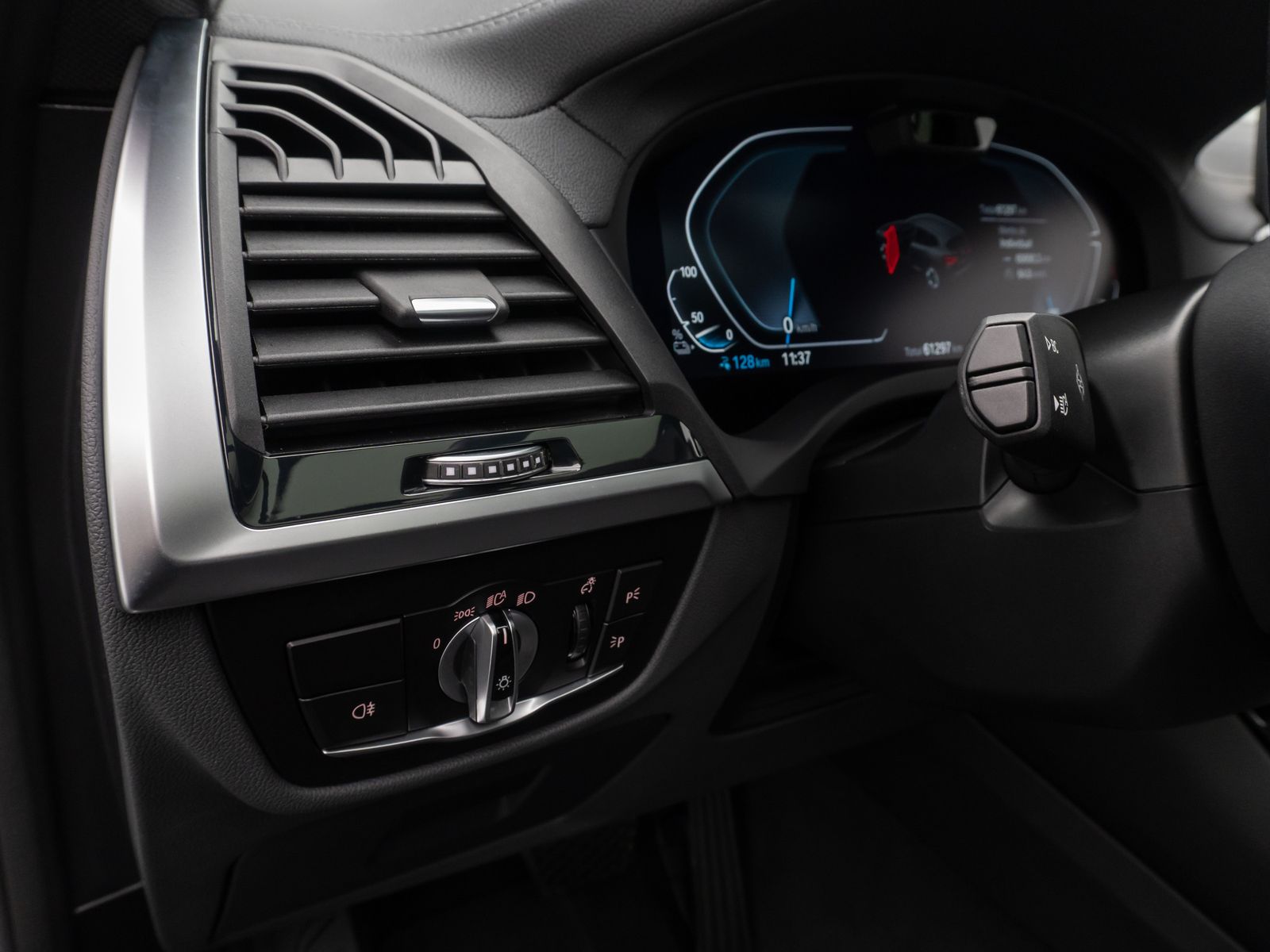 Fahrzeugabbildung BMW iX3 Impressive Panorama 360°HUD DAB H/K AHK 20"