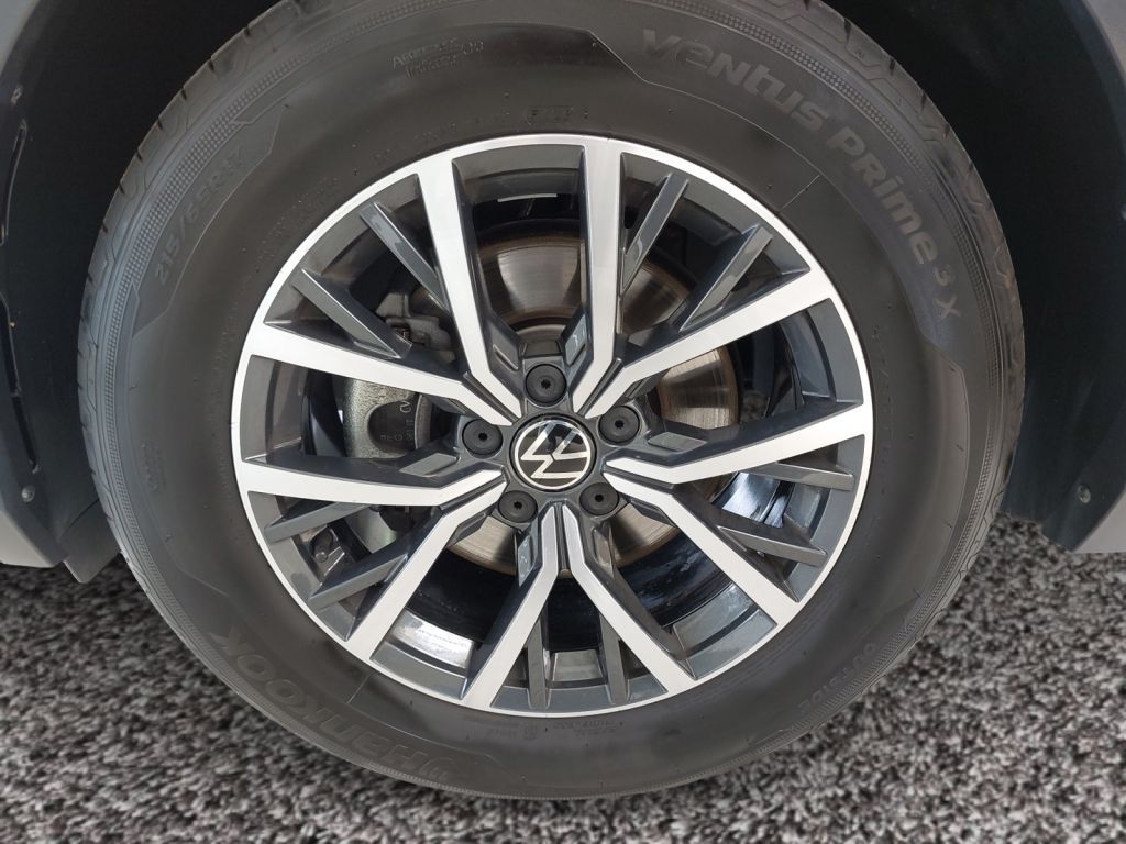 Fahrzeugabbildung Volkswagen Tiguan 1.5 TSI DSG Life AHZV Navi WR