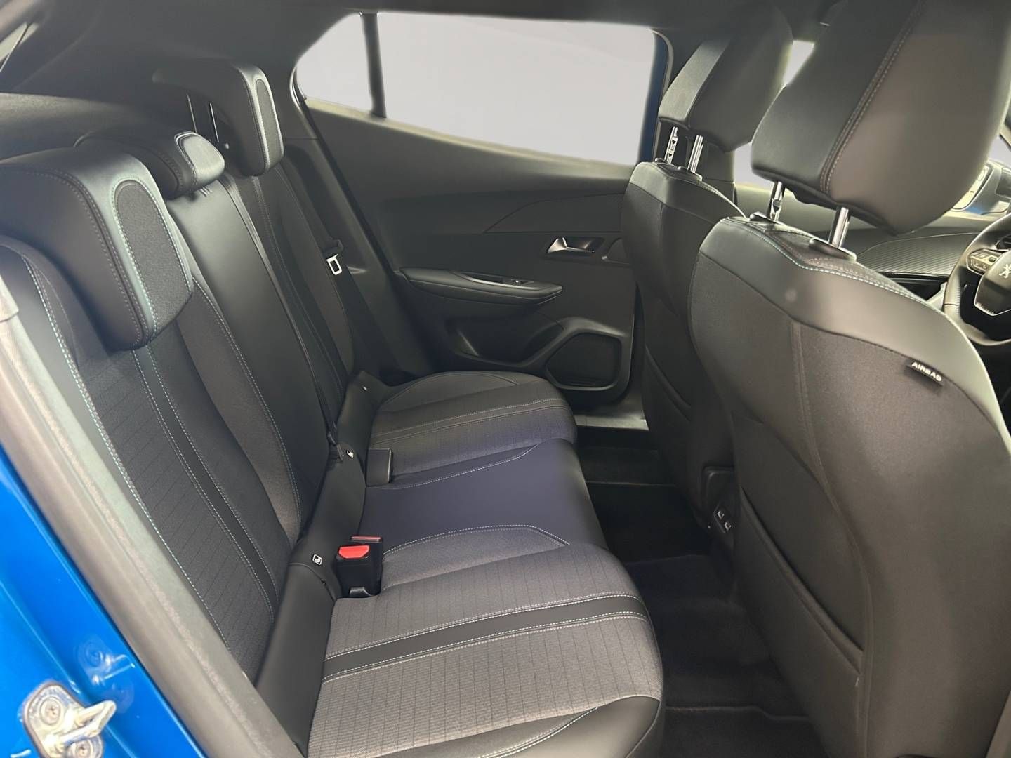 Fahrzeugabbildung Peugeot 2008 PureTech 130 1.2