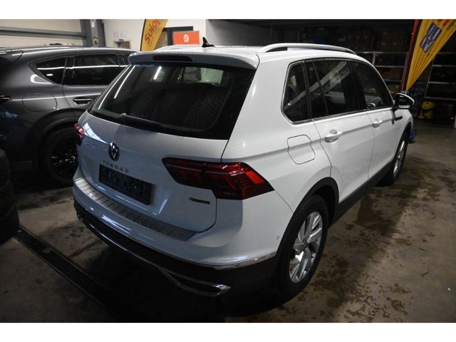 Volkswagen Tiguan 2.0 TSI BMT 4Motion Elegance AHK Matrix