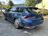 Skoda Octavia Scout 4x4 R.Cam Standheizung SHZ LED PDC - Skoda Octavia: Scout