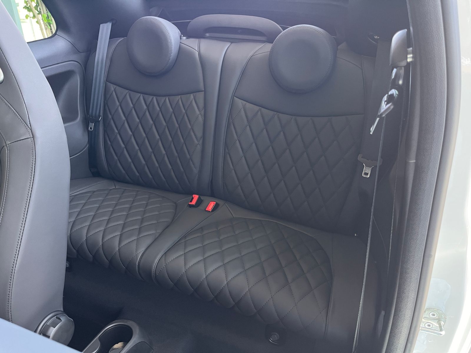 Fahrzeugabbildung Abarth 695C Turismo  LEDER NAV DAB PDC
