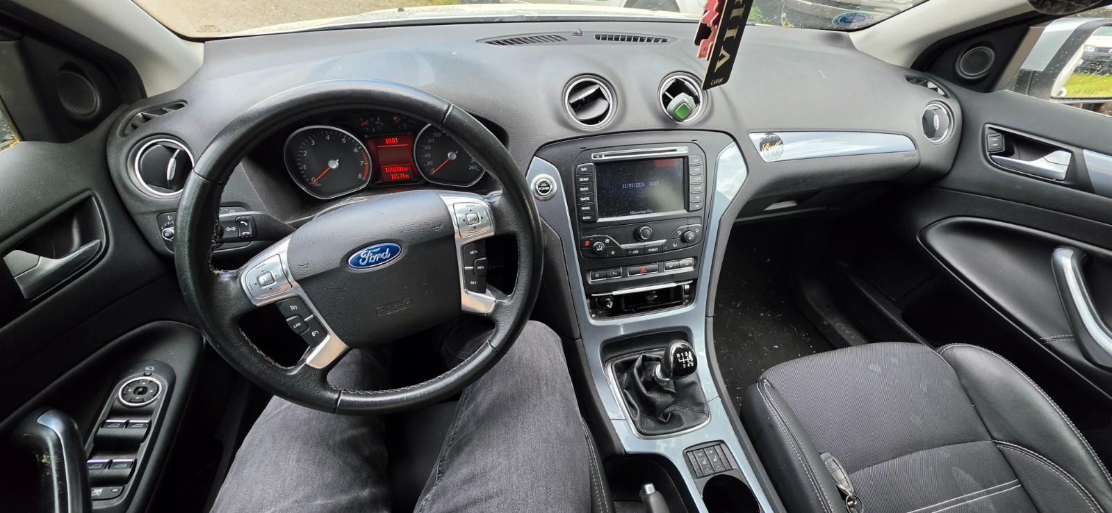 Ford Mondeo 2011 — photo 17