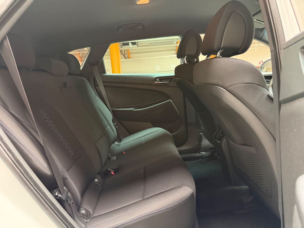 HYUNDAI Tucson Passion|Navi|SHZ|Apple&Android|Kamera|LHZ HYUNDAI Tucson Passion|Navi|SHZ|Apple&Android|Kamera|LHZ