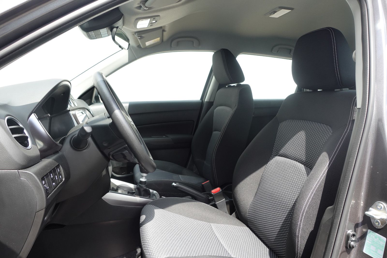 Fahrzeugabbildung Suzuki Vitara 1.4Hybrid Club Navi, Kamera,PDC,LED