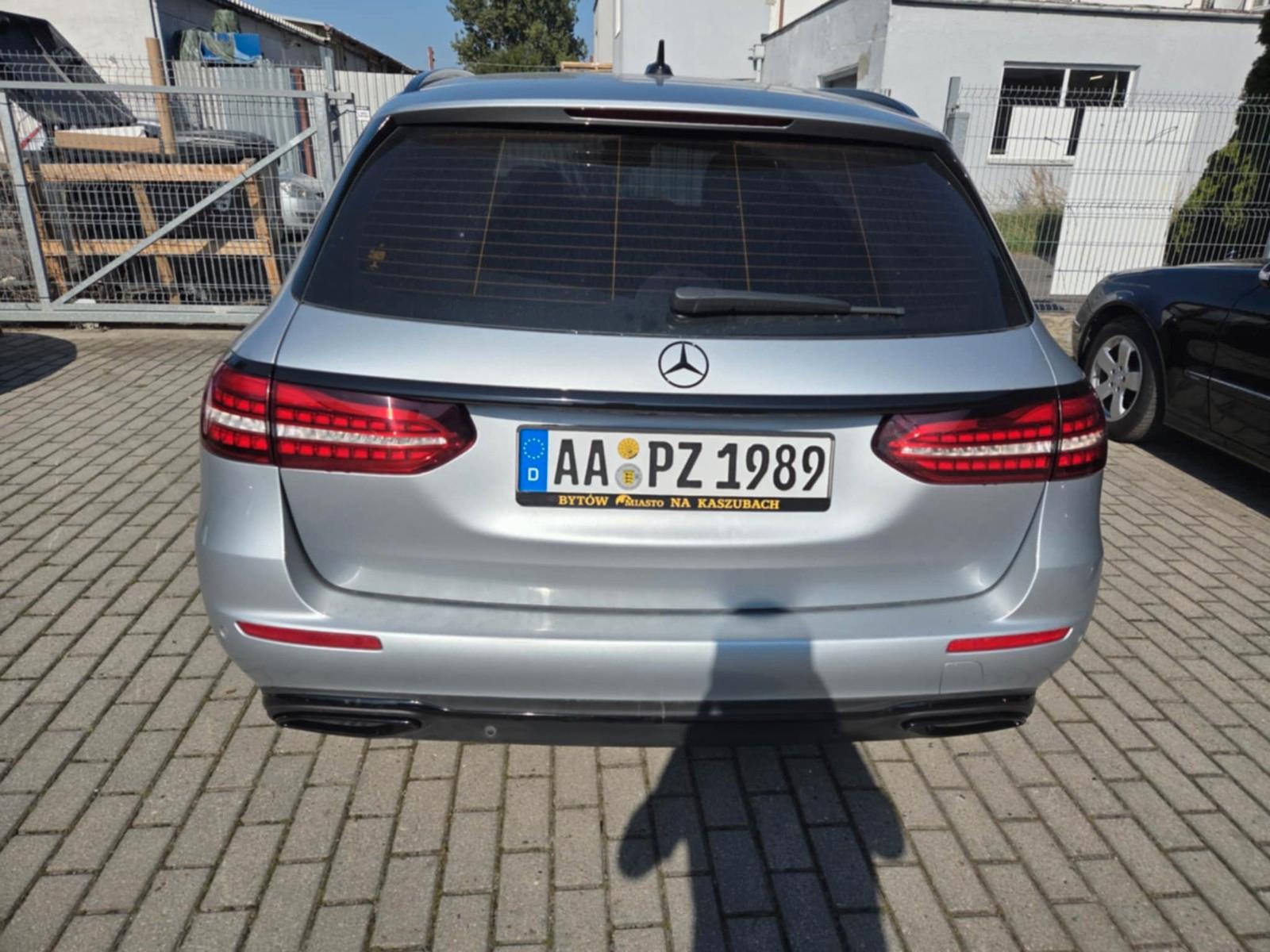 Mercedes-Benz E 220 d Autom.  2 Hand 