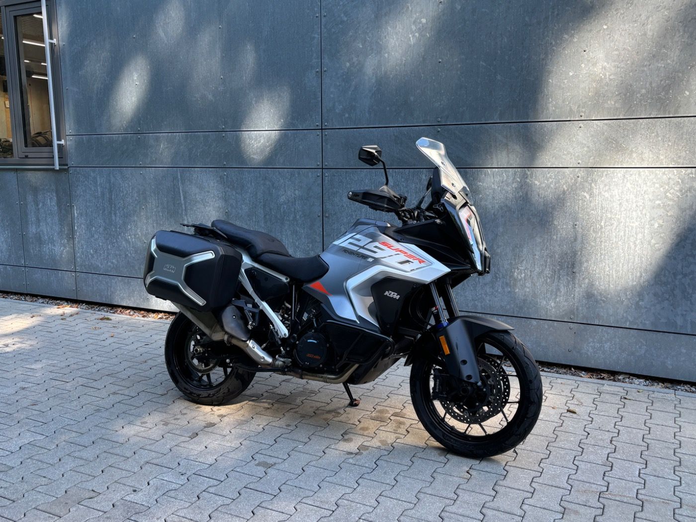 Fahrzeugabbildung KTM 1290 Super Adventure S Techpack Koffer Sturzbüge
