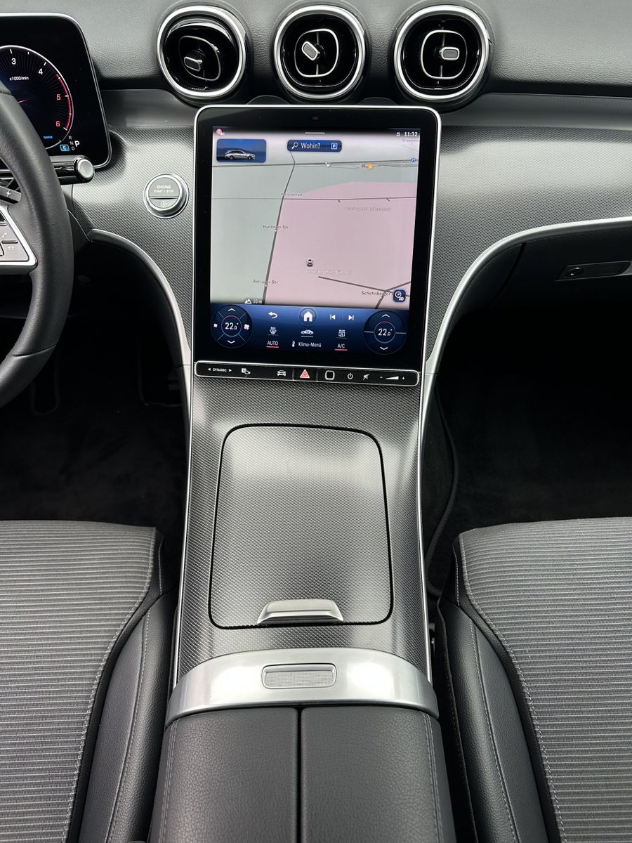 Fahrzeugabbildung Mercedes-Benz C 220d T Avantgarde NAV+LED+AHK+PARK-PAKET+17ZO