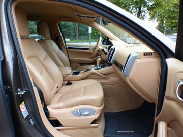 Porsche Cayenne - 11